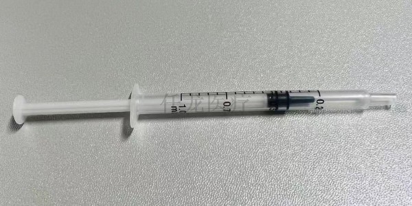 寶寶四個月怎么喂藥-注射器針筒