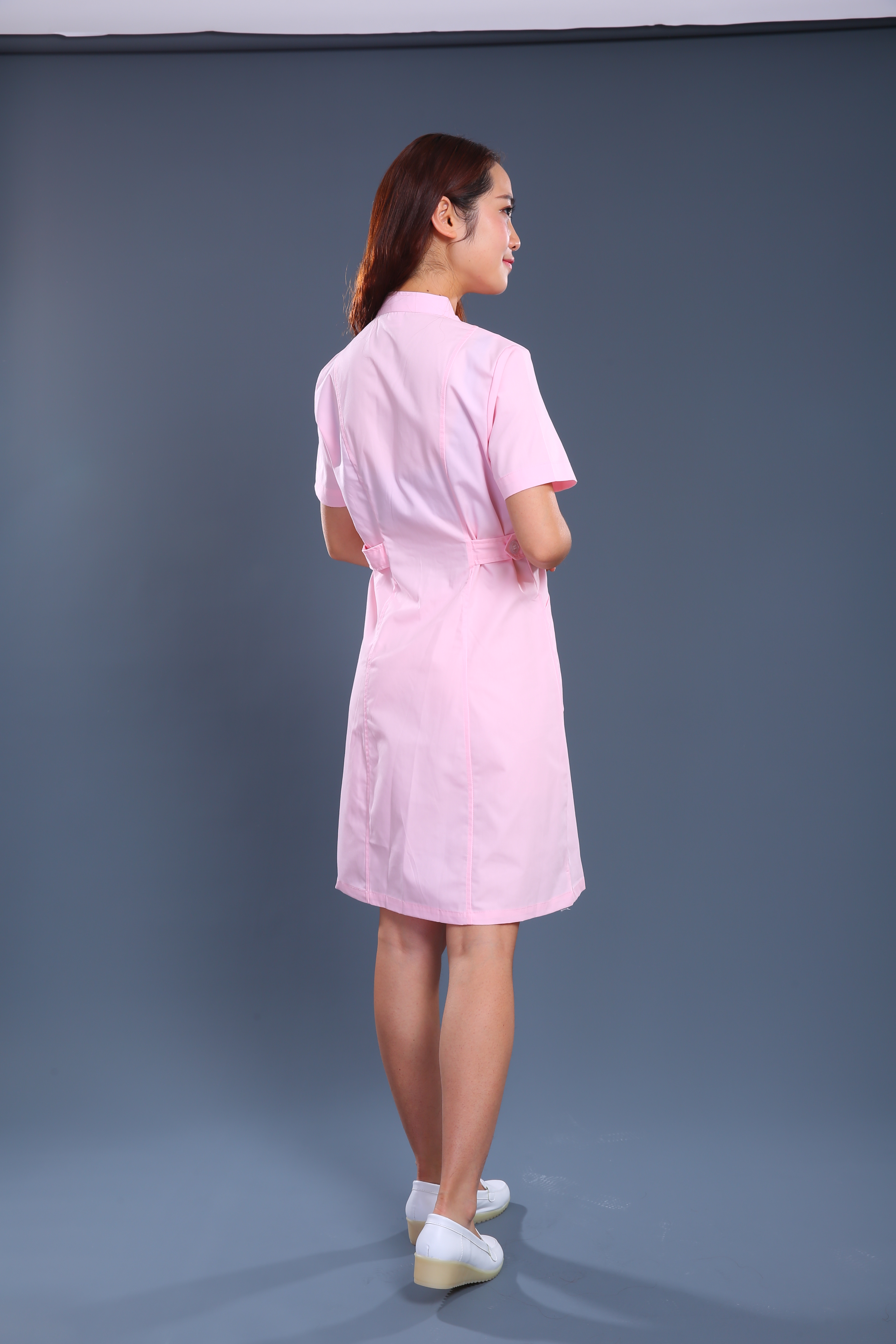 粉色護(hù)士制服背面