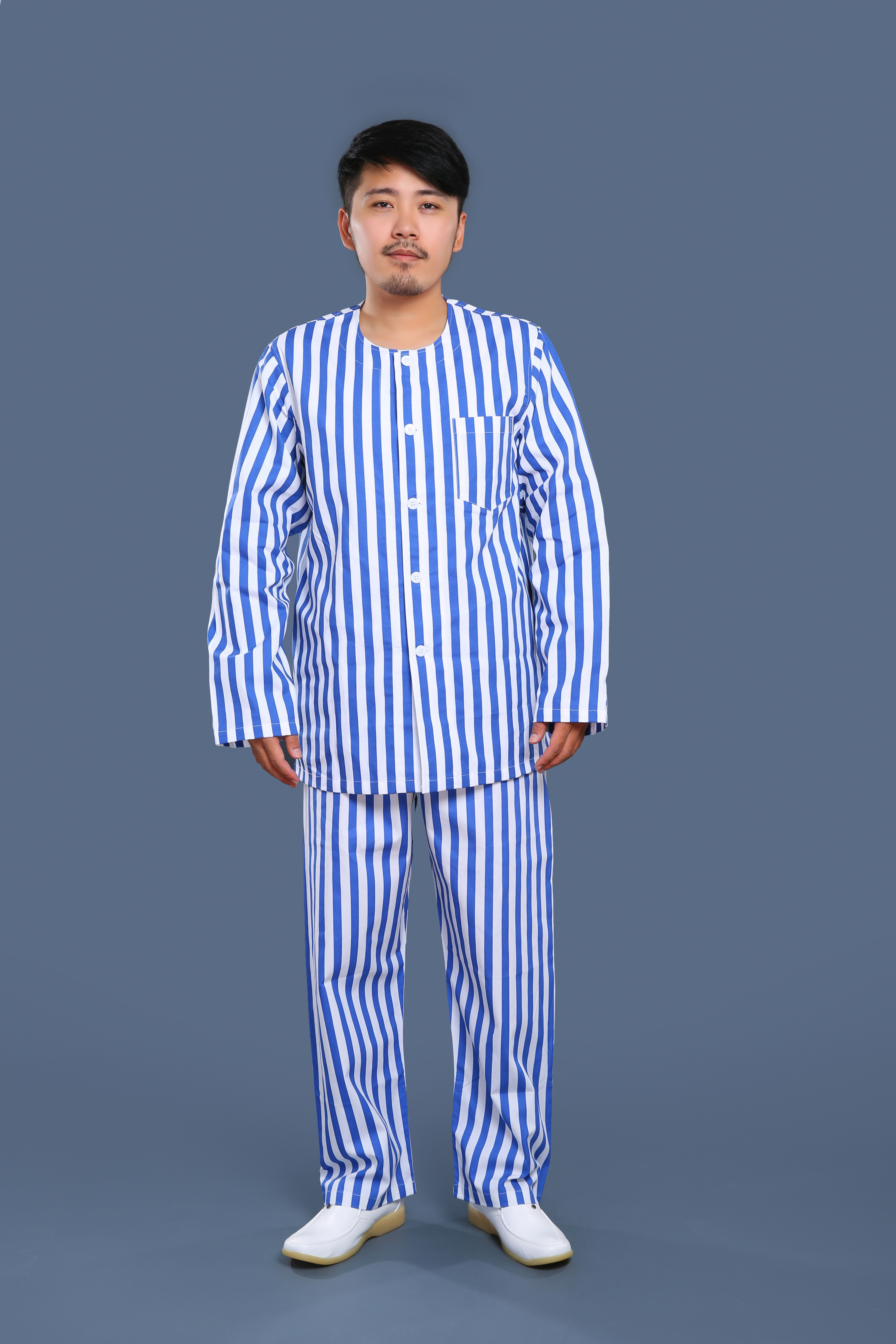 藍(lán)白條紋無領(lǐng)病號(hào)服