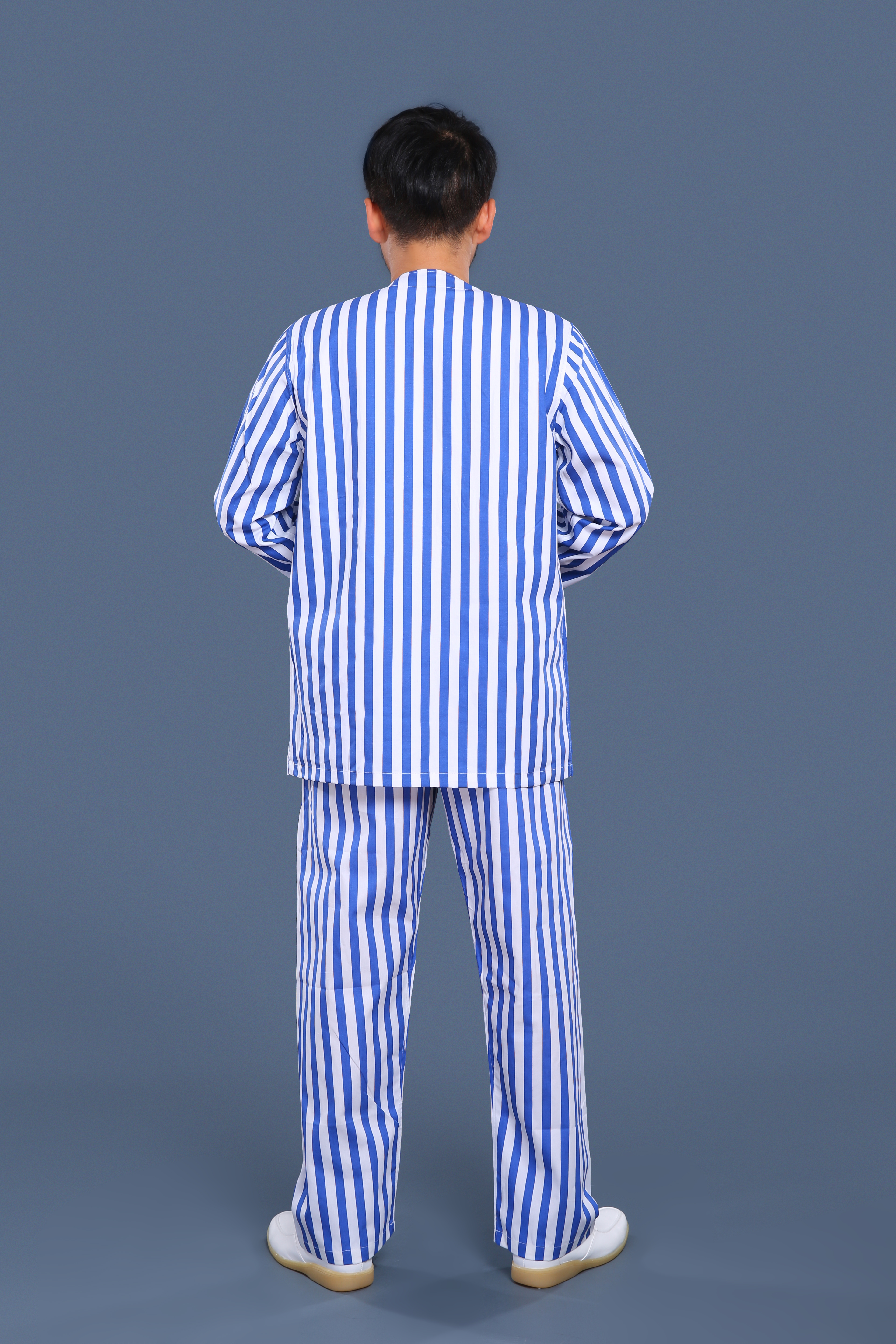 藍(lán)白條紋無領(lǐng)病號(hào)服